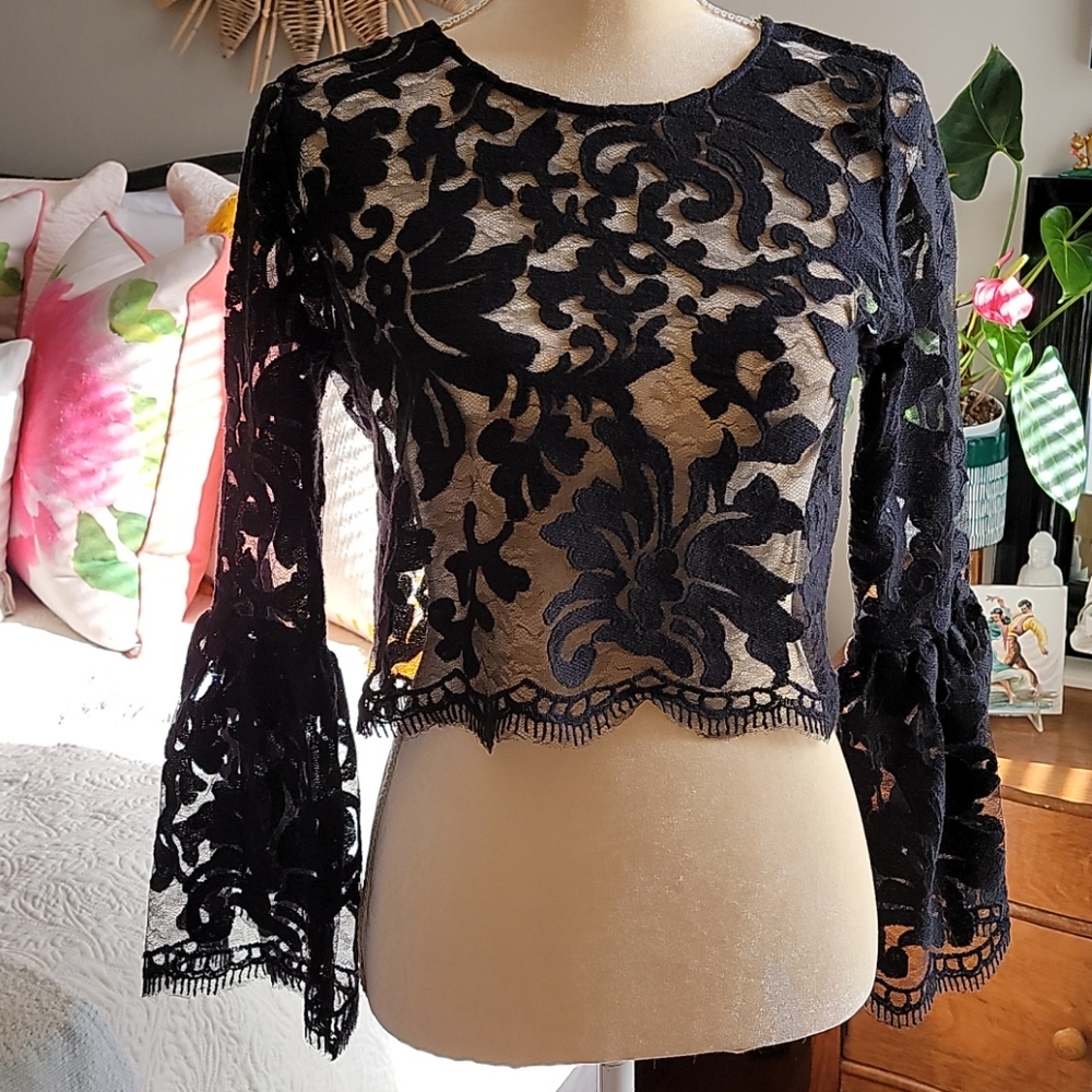 ALEXIS lace crop